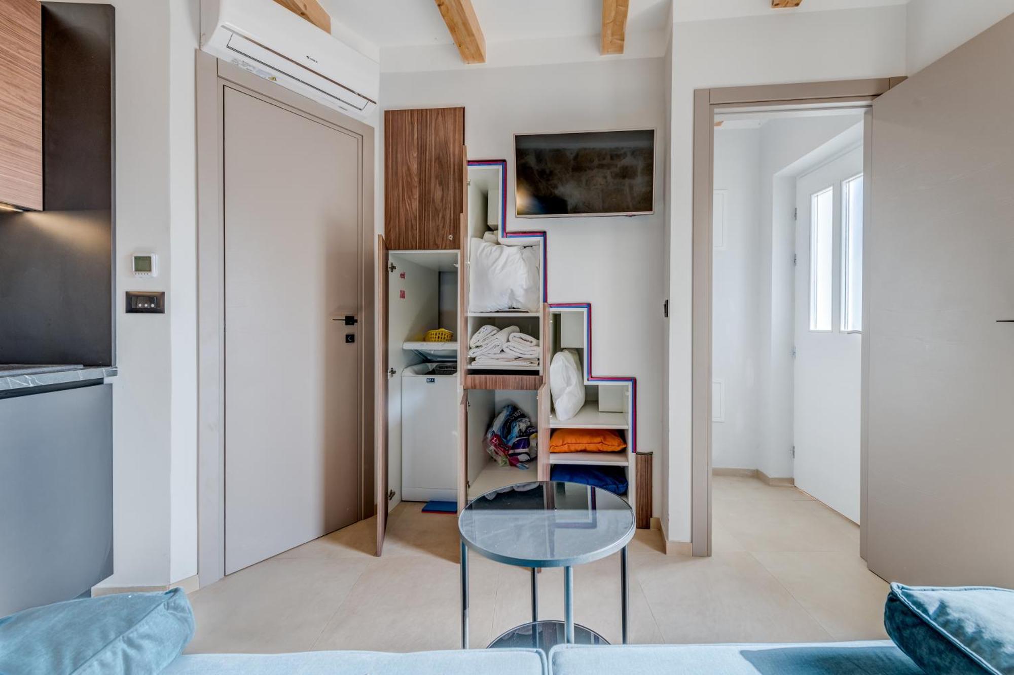 Appartement Tiny Secret House à Komiža Extérieur photo